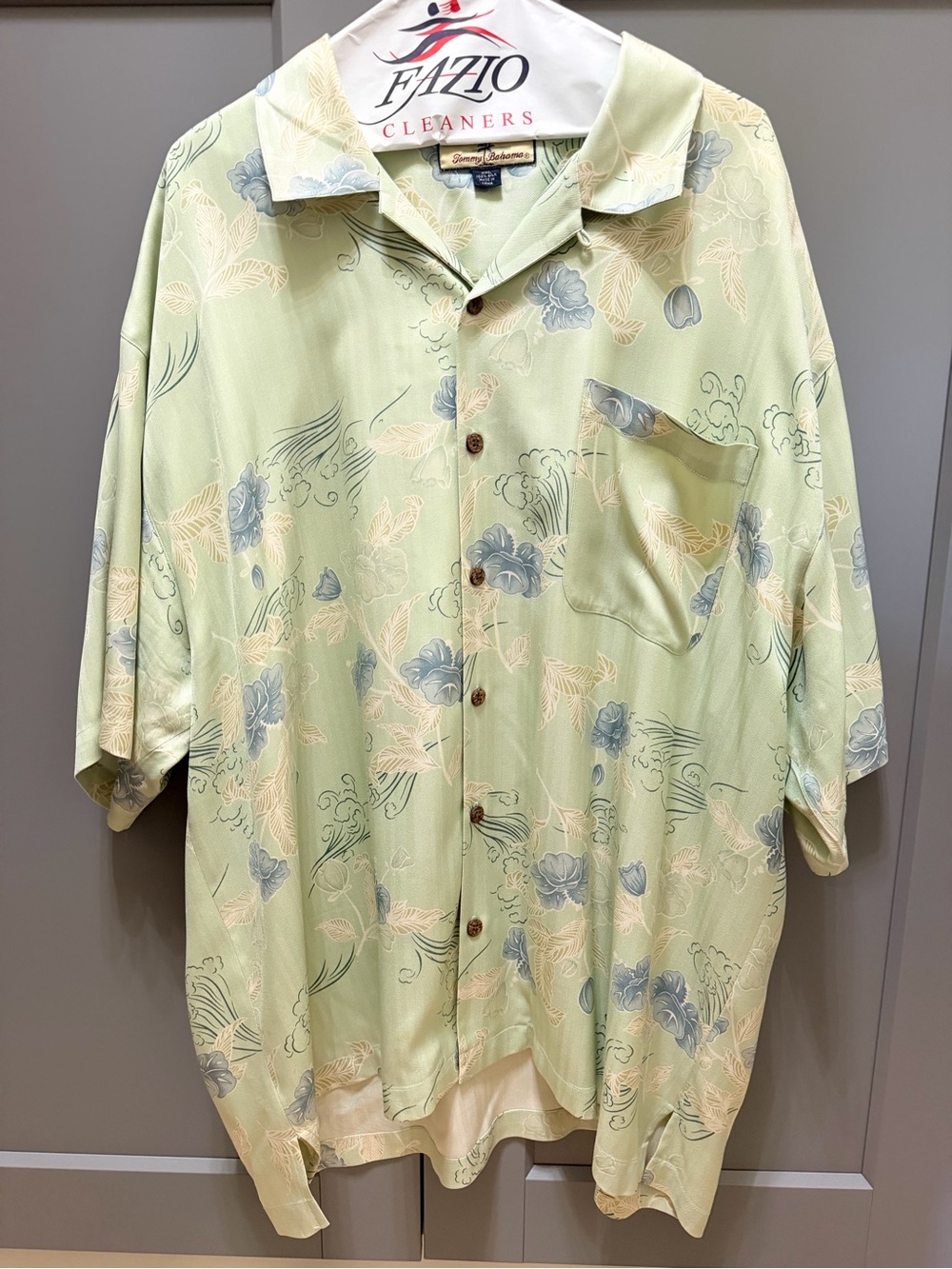Tommy Bahama Silk Camp Pale Green Floral Short-Sleeve Resort Shirt